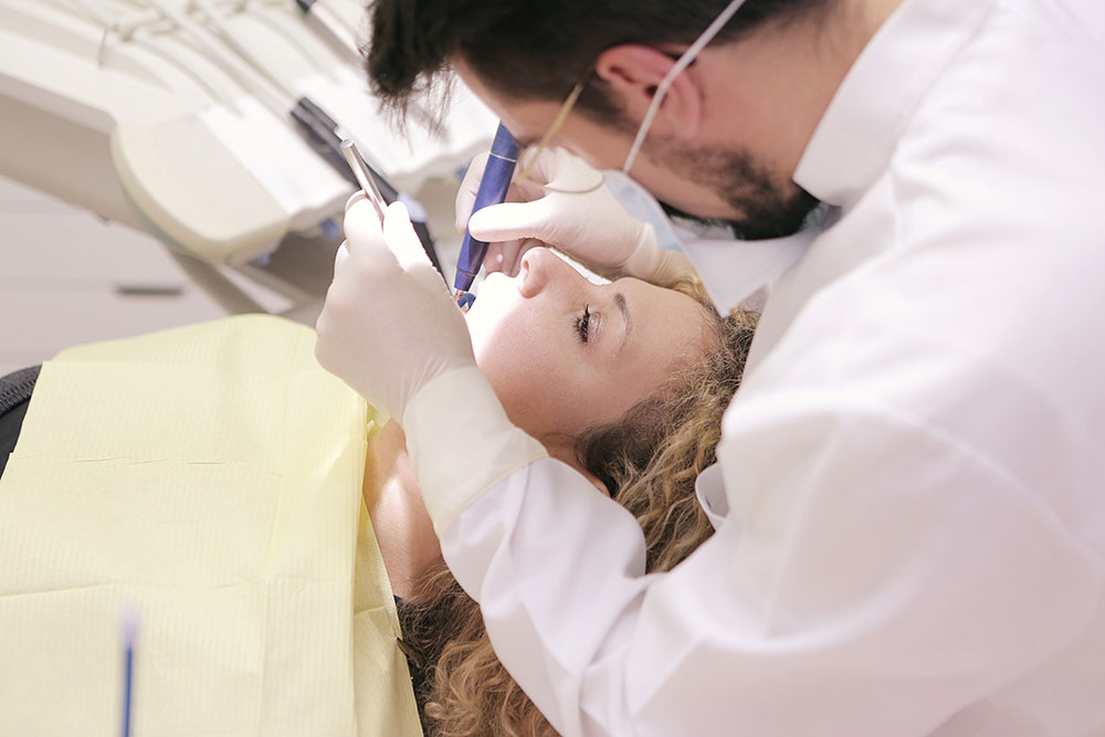 Extraction dentaire - Cabinet dentaire Paris 17 - Drs Delesti et Coppola